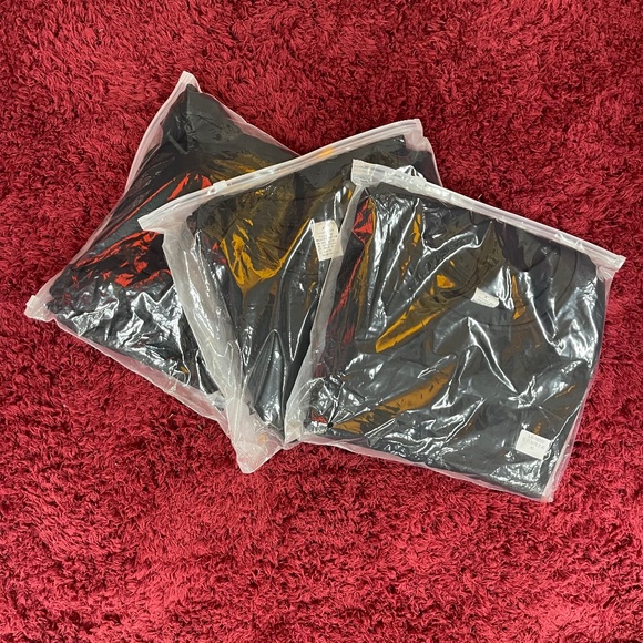 Men's/Unisex XL (Pack of 3) Discount Industry Black Long Sleeve Performance T's - Picture 2 of 16